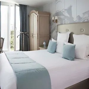 Plaza Elysees Paris